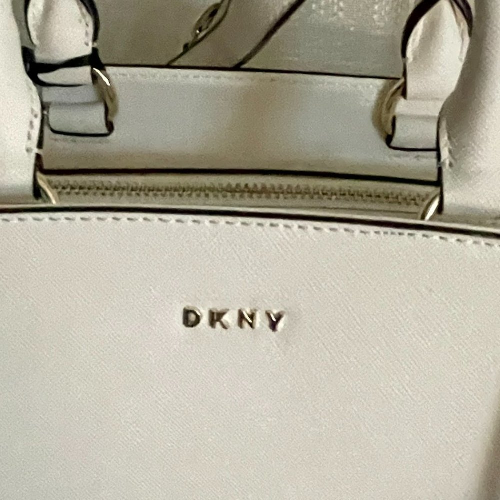 DKNY off-white Paige Medium Satchel, very elegant !